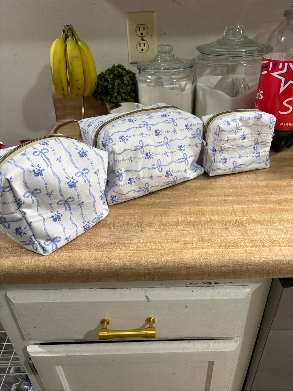 Set of 3 cosmetic bags